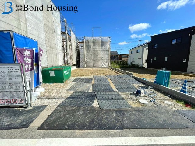 駐車並列2台可能　大久保町松陰山手1期　新築6区画　5号棟の外観