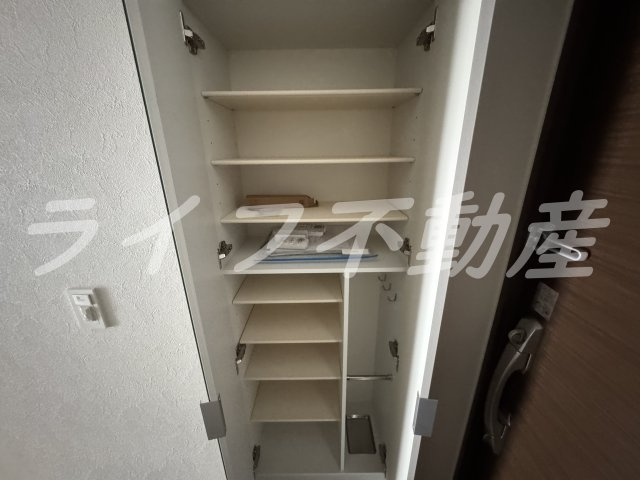 プレサンスOSAKA東成中本ハーヴィルの収納|ちょっとした収納スペースも充実しています