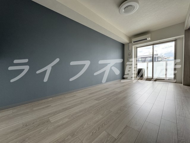 プレサンスOSAKA東成中本ハーヴィルの居間・リビング|ゆったりとした居間です