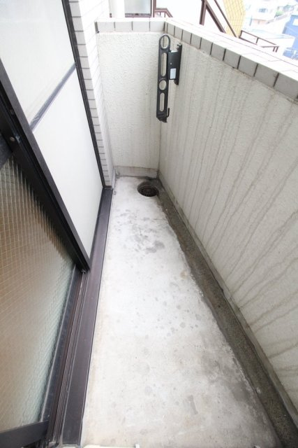エクセル鶴見のバルコニー