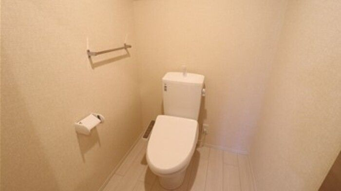 コーポプルメリアのトイレ|ゆったりとした空間のトイレです