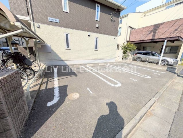 コートすずしろの駐車場