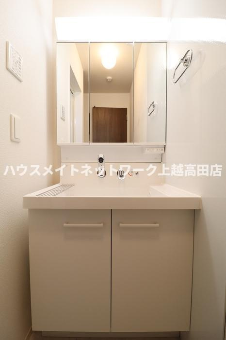 グランディール Ａ棟の独立洗面台|洗髪洗面化粧台