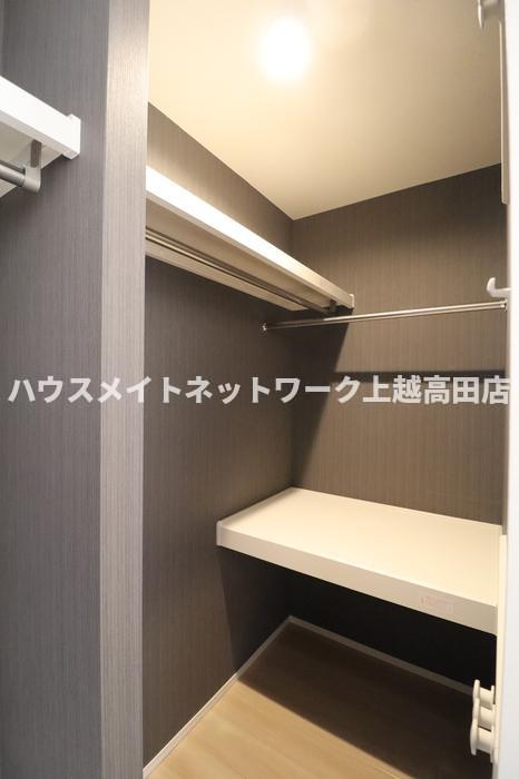 グランディール Ａ棟の収納|ウォークインクローゼット
