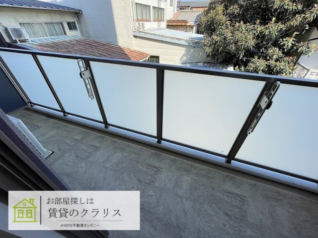 ラウレア西院のバルコニー