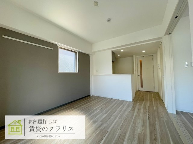 ラウレア西院の居間・リビング