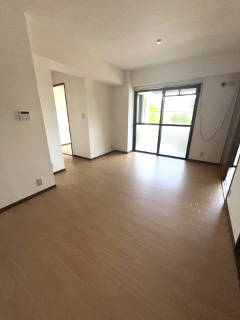 調布市布田２丁目の賃貸マンションの居間・リビング