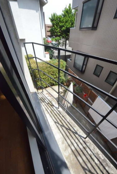 三鷹市新川６丁目の賃貸マンションのバルコニー