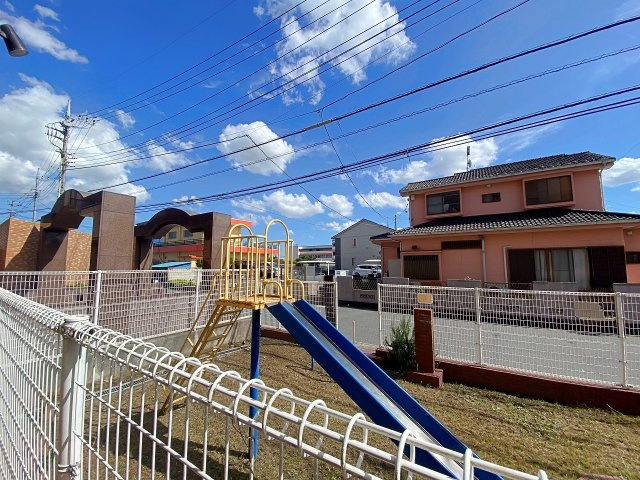 ライオンズマンション春日部南の展望|前面に遮るものがなく、開放感にあふれた素晴らしい眺望が広がります。爽やかな風と太陽の光を感じながら、季節の移り変わりや街並みを楽しめる贅沢なロケーション。日々の暮らしに豊かな潤いを与えてくれます。