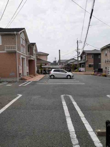 ラミアカ－メラ　ウーノの駐車場|駐車スペースもあります☆