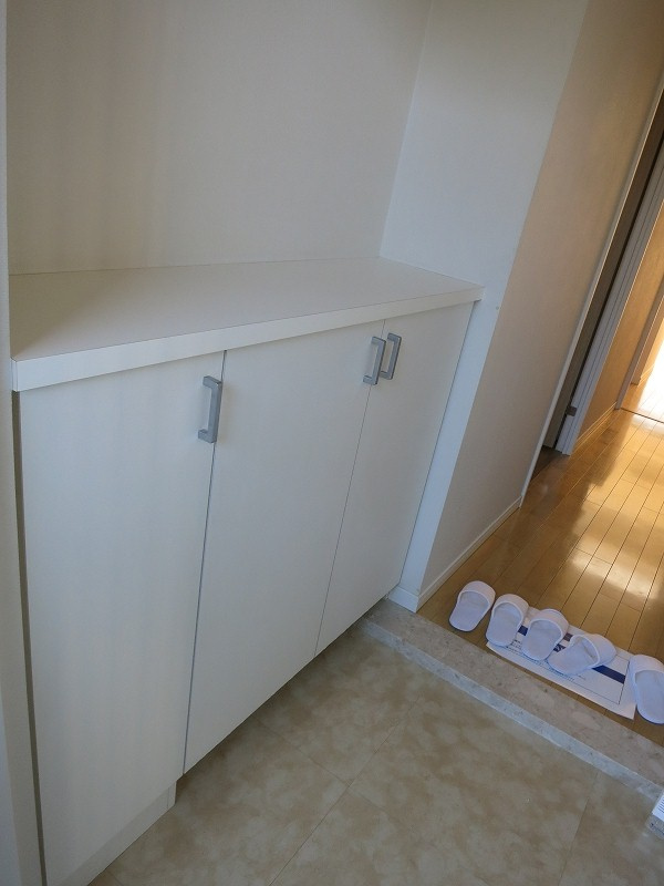 レジディア南千住の玄関