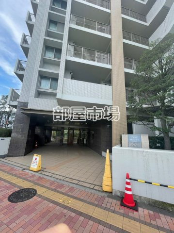 メロディーハイム南砂町フェイシアのエントランス