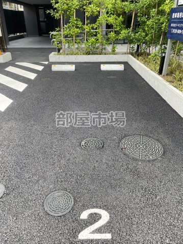 メイクス浅草イーストの駐車場