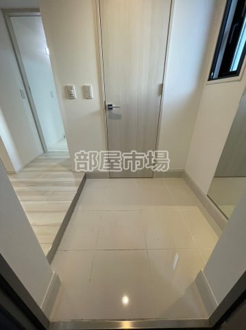 メイクス浅草イーストの玄関