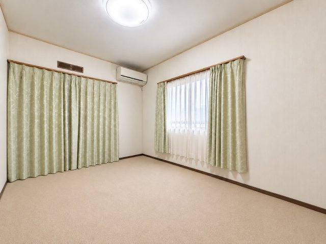 名東区梅森坂三丁目テラスハウスの洋室|2階洋室(AIによる家具消し加工処理を施しております。実際の現地とは異なる場合がございます。)