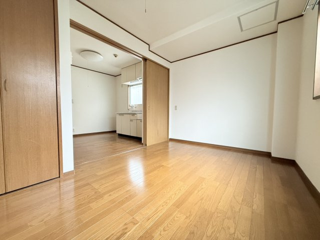小川ハイツの居間・リビング