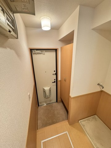 クリエ西山本の玄関