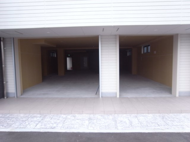 摂津市鳥飼八防１丁目の店舗一部