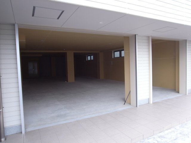 摂津市鳥飼八防１丁目の店舗一部