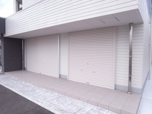 摂津市鳥飼八防１丁目の店舗一部