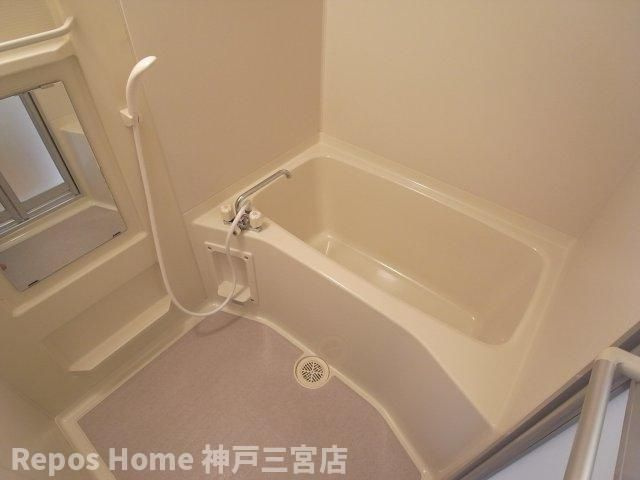神戸トアロードビルの浴室