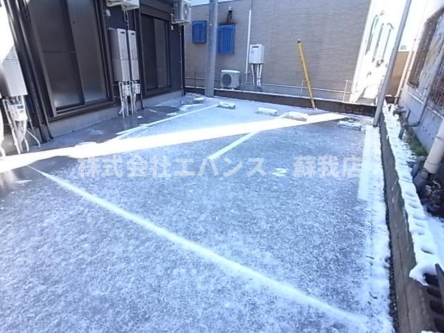 【駐車場】 | BLUE MARINE HONCHIBA | 駐車場に車を止められます