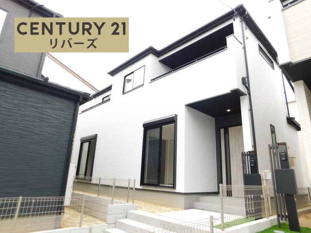 名古屋市中川区一色新町２丁目の新築一戸建の外観|☆２号棟☆　　いつでもご案内出来ます♪（お問合せ当日、平日、水曜、夜間もＯＫ）　長期優良住宅！　太陽光パネル搭載！　敷地４５坪超　駐車３台ＯＫ！　収納豊富！　全室南向き！　教育施設、商業施設充実♪