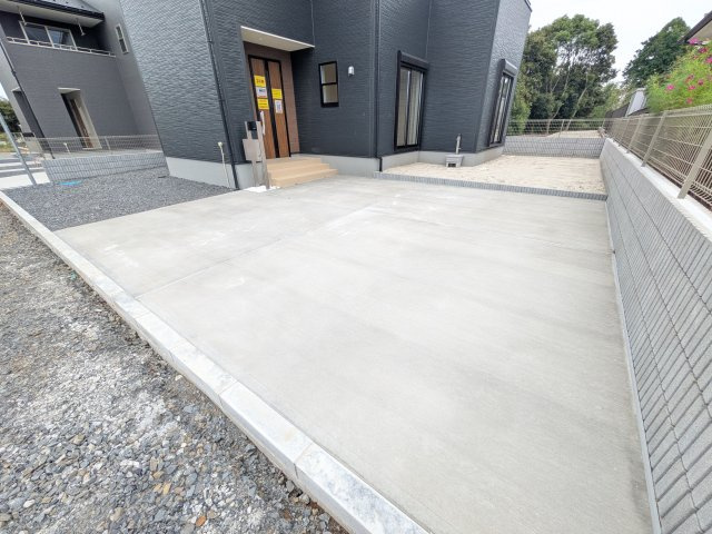 ひたちなか市中根9期　新築戸建　2号棟の駐車場|駐車は3台可能です♪