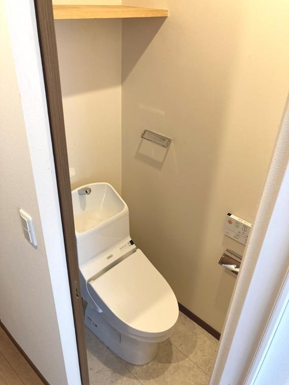長後戸建のトイレ
