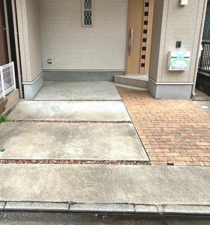 大島戸建の駐車場