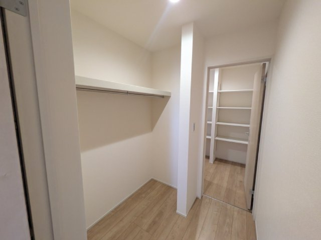 ひたちなか市中根9期　新築戸建　4号棟の収納|１Fには大容量のファミリークローゼットがあります♪