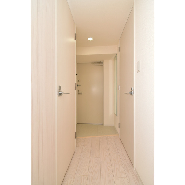 SERENiTE堺筋本町SUDの玄関