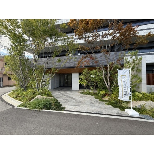 グランカサーレ京都西京極のエントランス