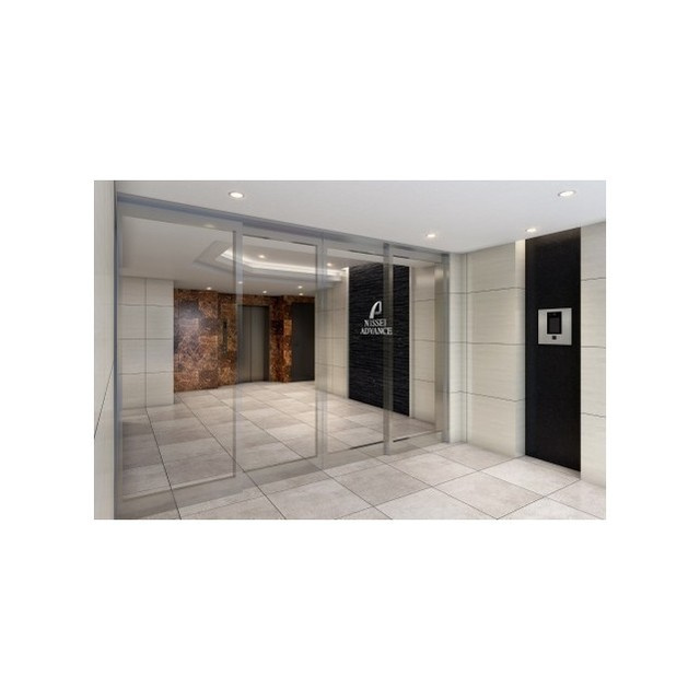 アドバンス大阪プエルタのエントランス