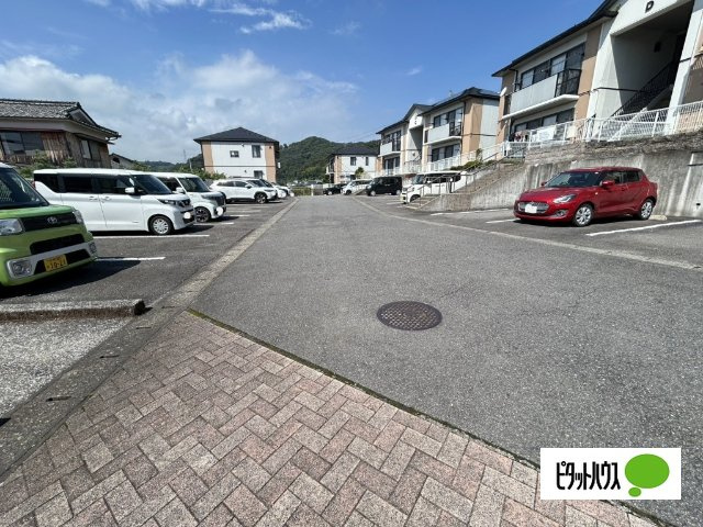 【駐車場】