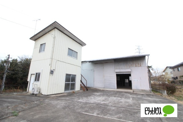 上泉町倉庫付事務所の外観