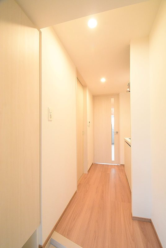 ステージファースト千葉中央の玄関|※カラータイプ異なります