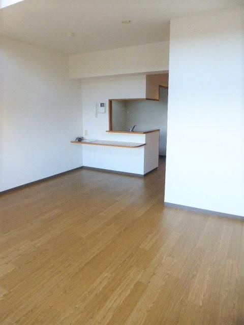 スリーディーガーデン本山の居間・リビング