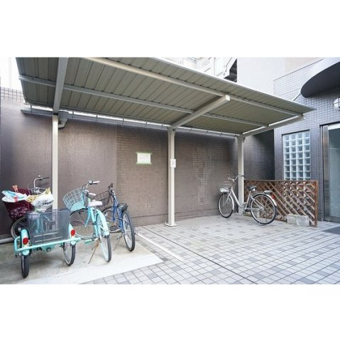 コスモ亀戸アネックスの外観|駐輪場