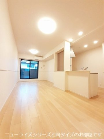 鳥羽町アパートの居間・リビング