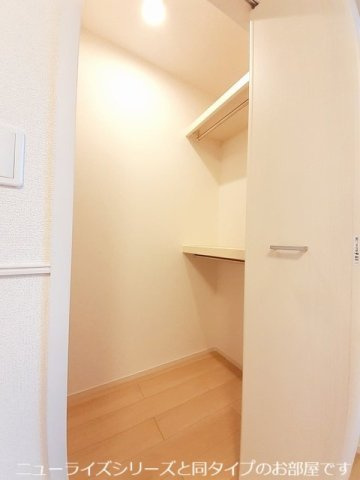 鳥羽町アパートの収納