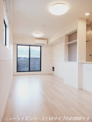 鳥羽町アパートの居間・リビング