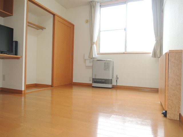 レオパレス福住Ａの居間・リビング