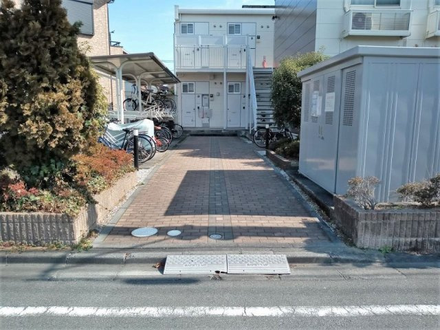 レオパレスパインヒル美女木のその他