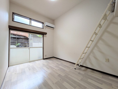 洋室6帖・採光窓あり