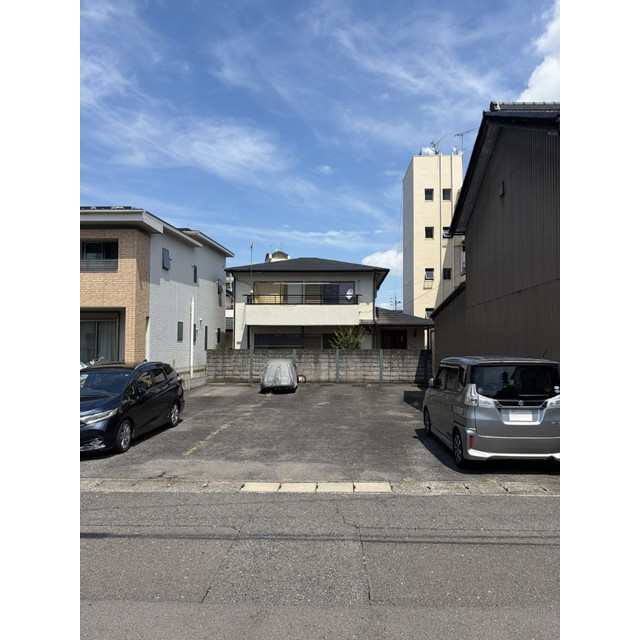 岐阜市羽衣町１丁目の駐車場の外観