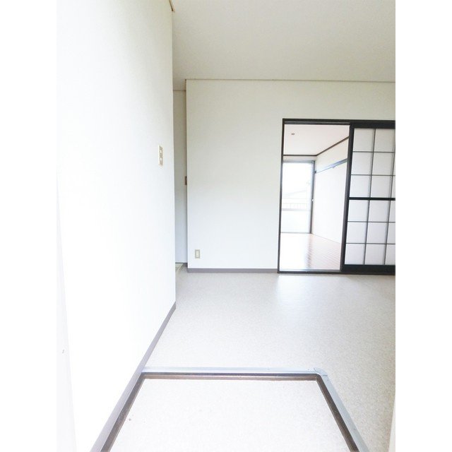 岐阜市茜部新所１丁目のアパートの玄関