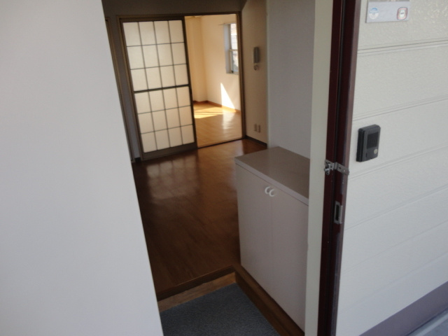 ドミールダイコーの玄関