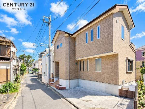 横浜市南区永田南１丁目の中古一戸建の前面道路含む現地写真|車通りが少ない為、小さなお子様にも安心です。
是非一度、現地へ起こしください。