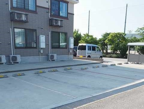 光陽なごみの駐車場|駐車場があるので、車を買う予定の方も安心です